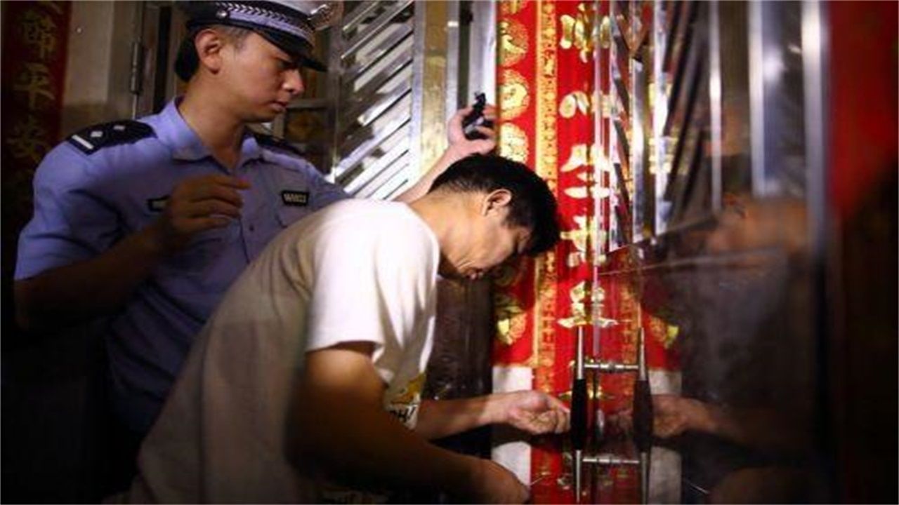 册亨县正气锁业开锁网请开锁师傅开了锁后，师傅